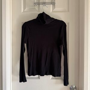 Old Navy Black Ribbed Turtleneck Top